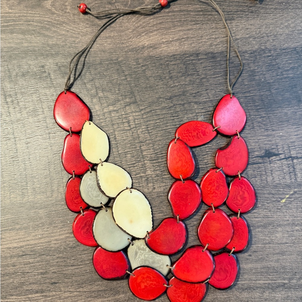 Elegant Red and Cream Necklace